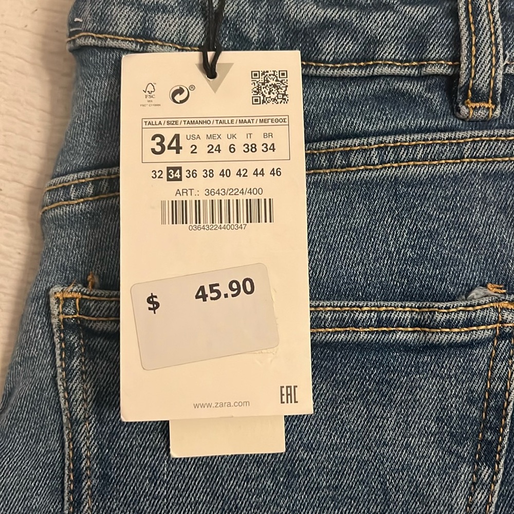 Brand new with tags flare pant Zara. Size 2